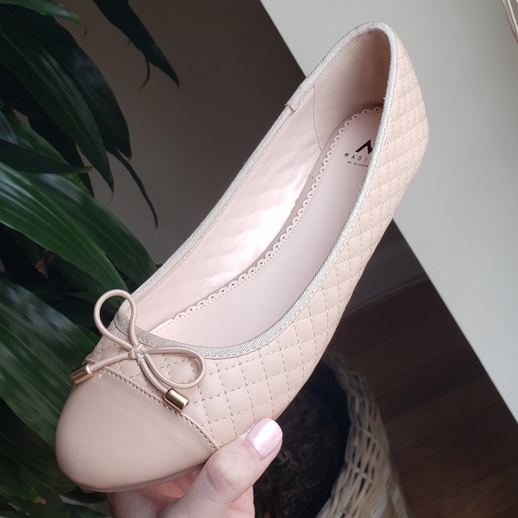 Nude flat - Picture 2 of 2